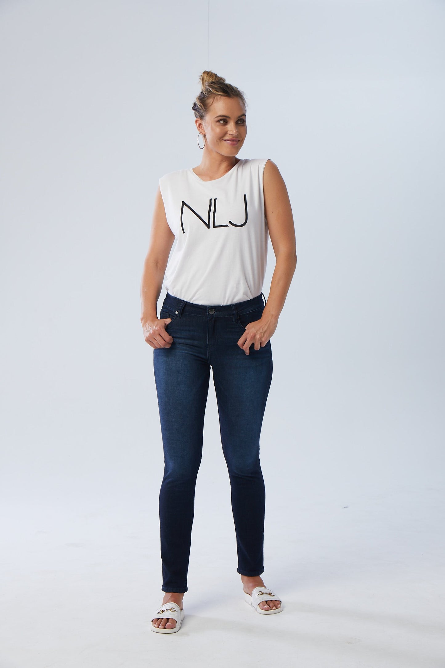 AUIN Straight Jean