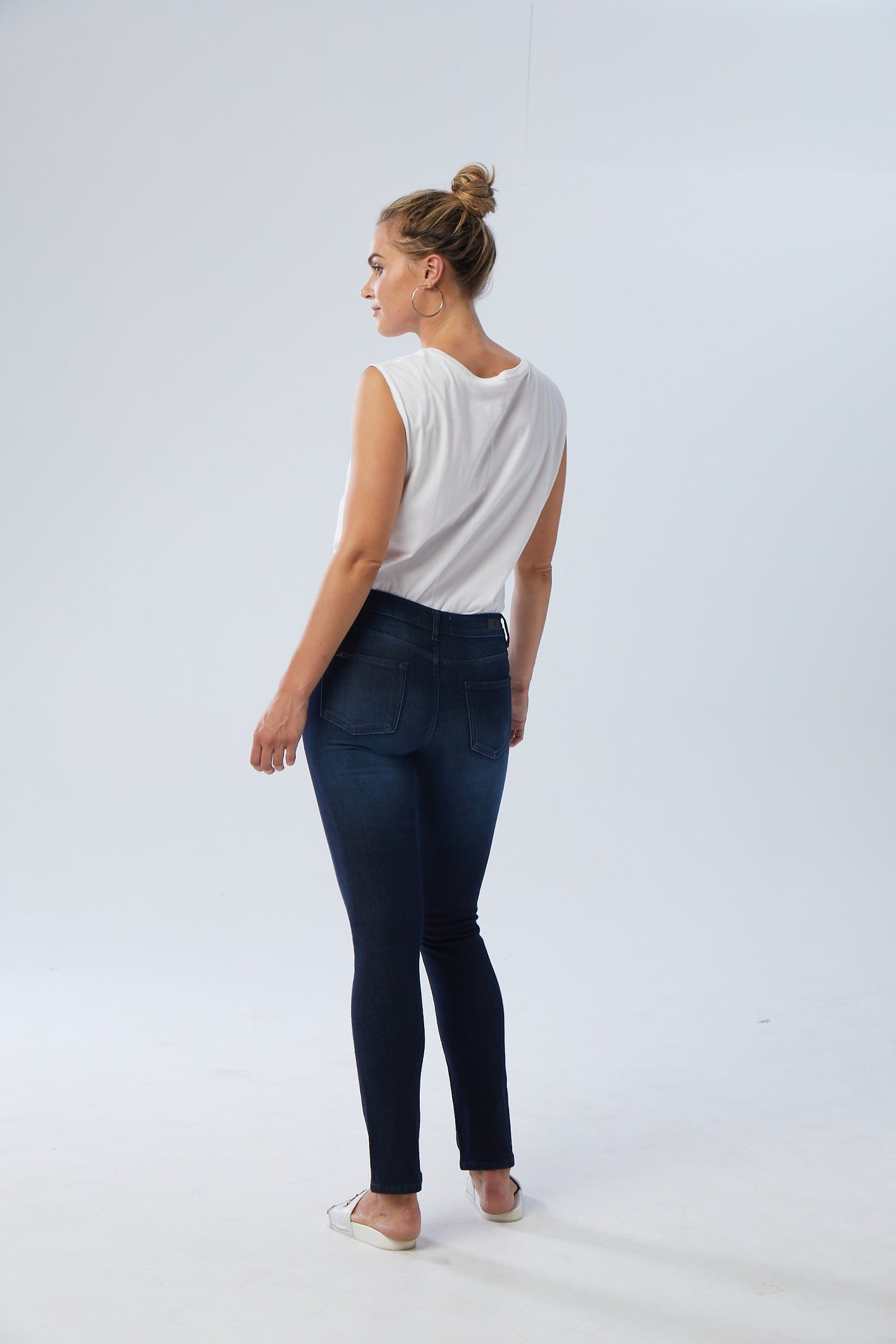 AUIN Straight Jean