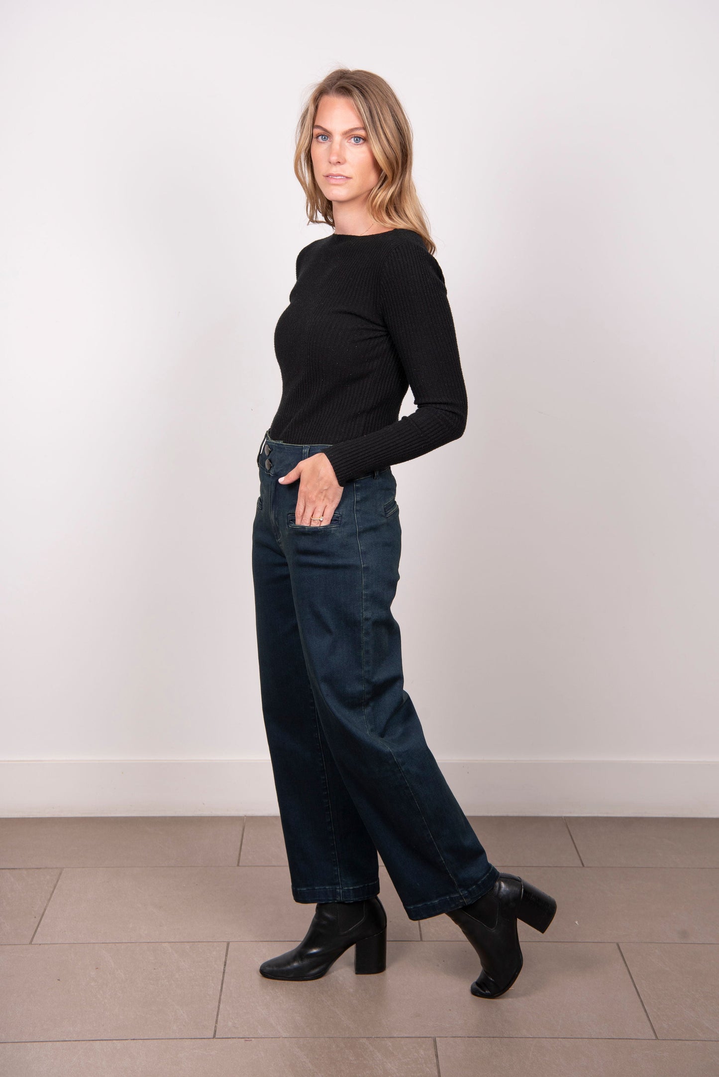 CHRIDI Wide Jeans