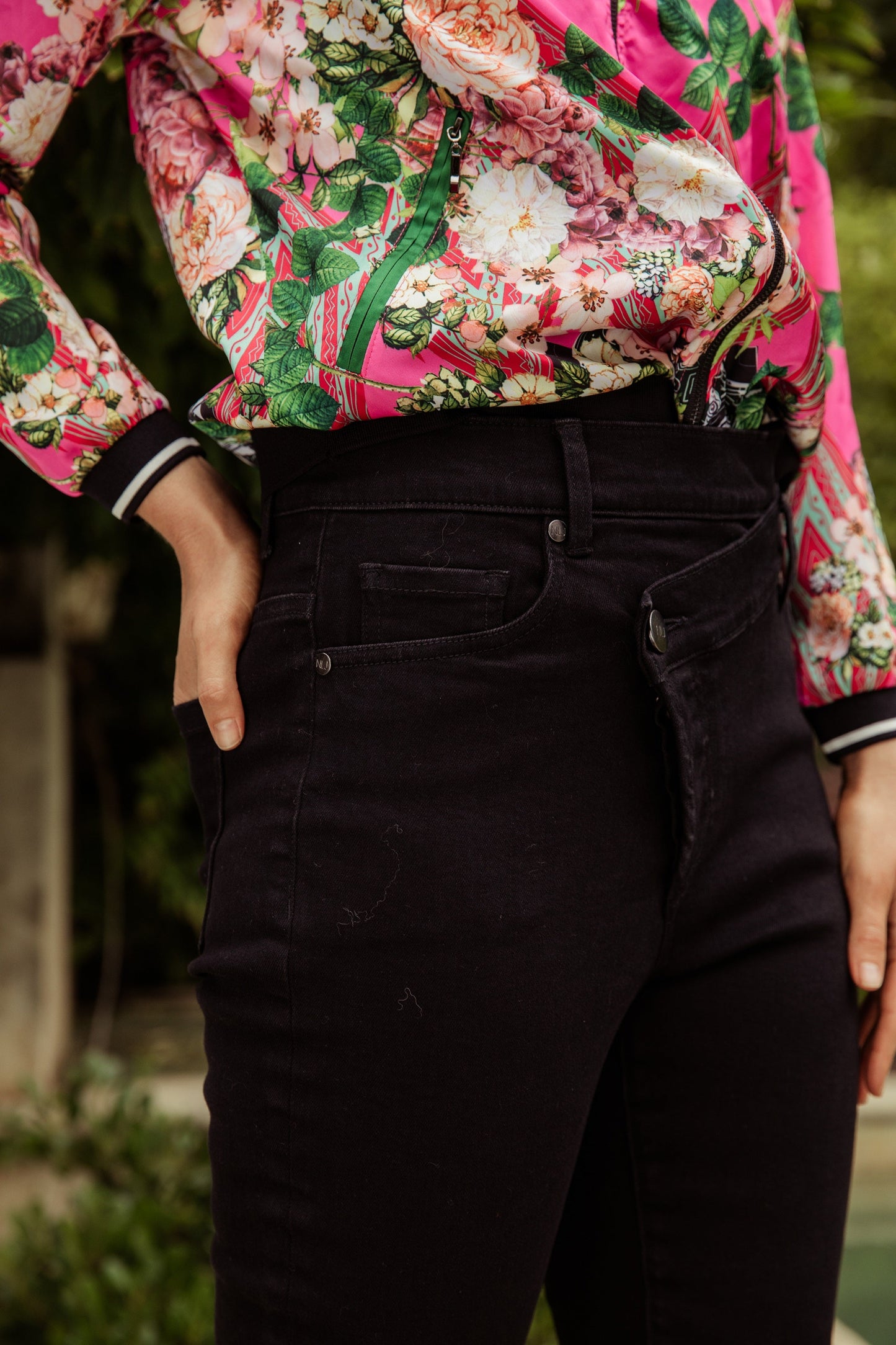 Ware Asymmetric waist Black